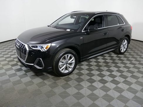 Used 2023 Audi Q3 2.0T Premium Plus w/ Premium Plus Package AWD/4WD image 7