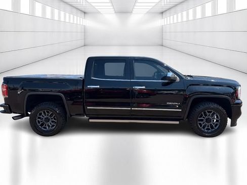 Used 2017 GMC Sierra 1500 Denali w/ Denali Ultimate Package AWD/4WD image 4
