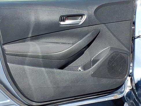 Used 2021 Toyota Corolla LE image 17
