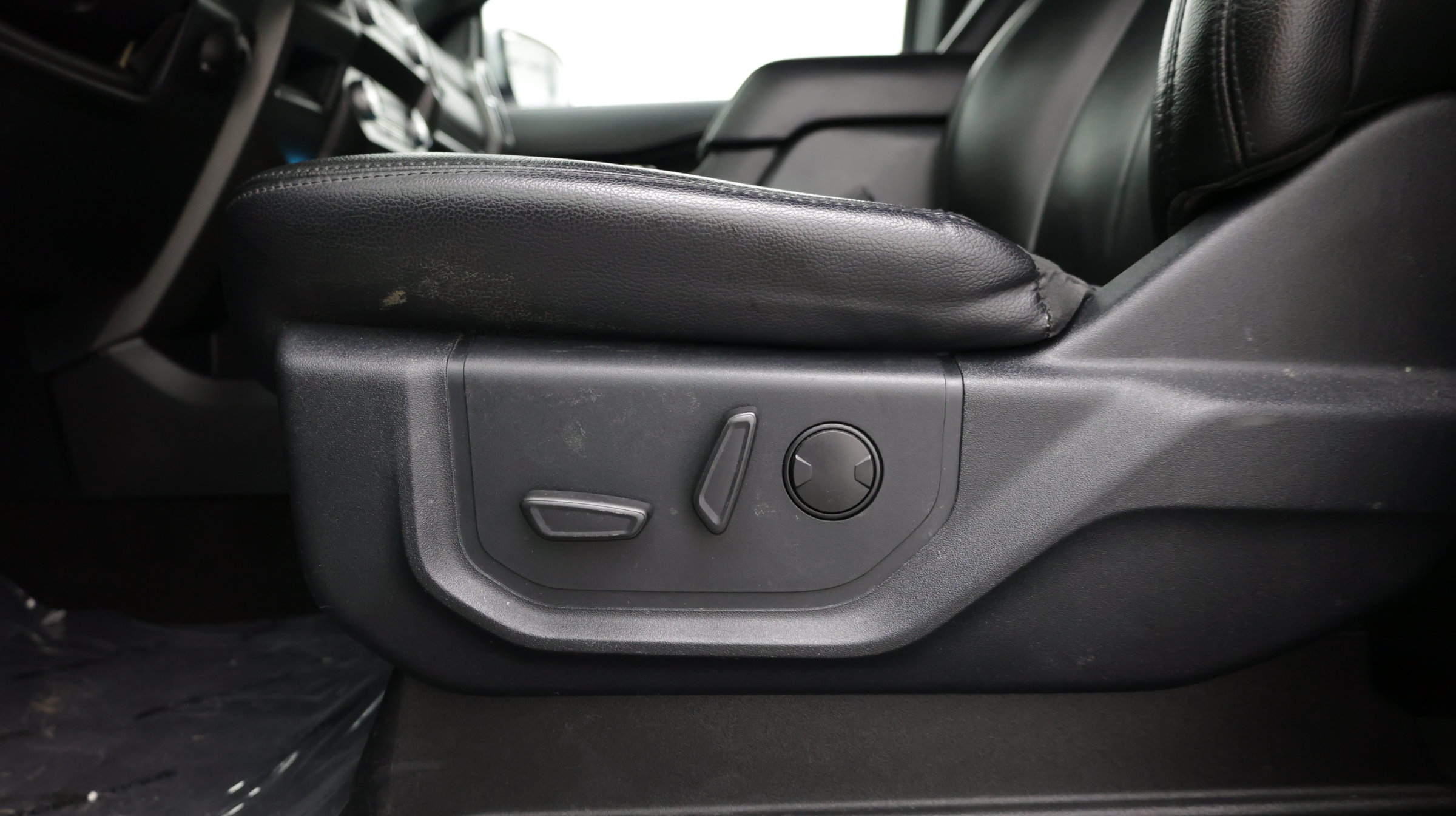 Used 2021 Ford Expedition XLT AWD/4WD image 16