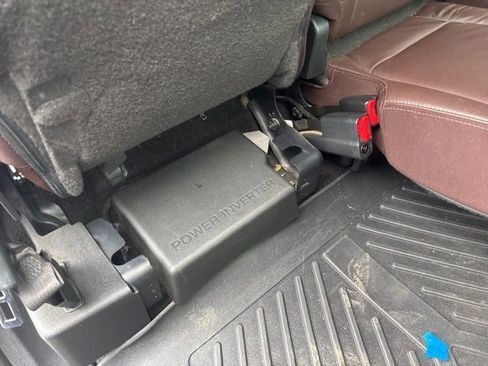 Used 2015 Ford F150 Platinum w/ Equipment Group 701A Luxury image 35