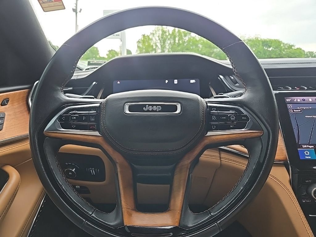 Used 2024 Jeep Grand Cherokee L Summit AWD/4WD image 42