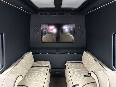 Used 2023 Mercedes-Benz Sprinter 3500 image 18