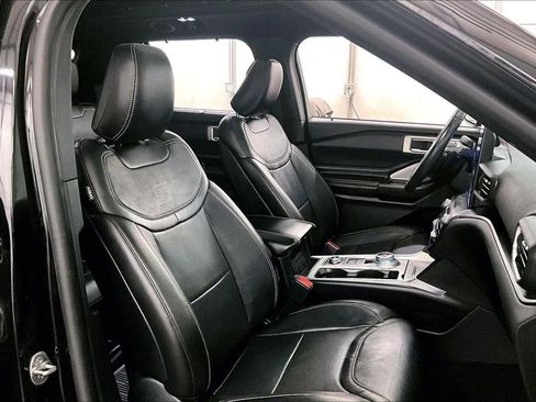 Used 2020 Ford Explorer ST w/ Premium Technology Package image 8