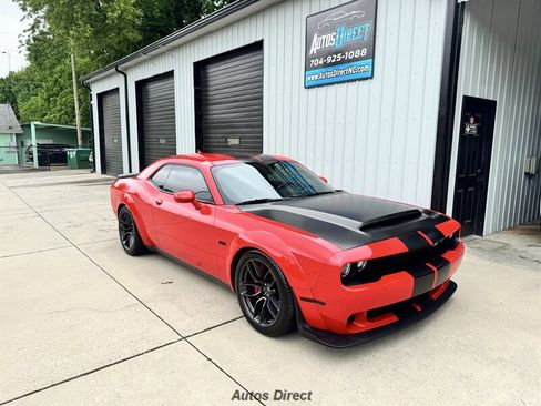 Used 2022 Dodge Challenger SRT RWD image 24