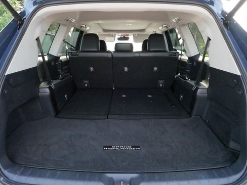 Used 2025 Toyota Grand Highlander AWD image 18