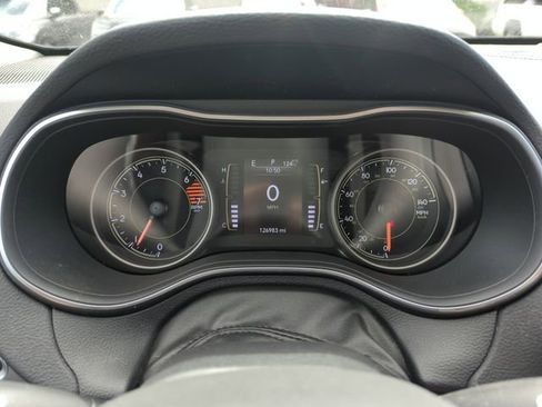 Used 2020 Jeep Cherokee Latitude FWD image 35