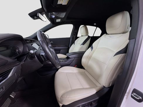 Used 2020 Cadillac XT4 Sport AWD/4WD image 12