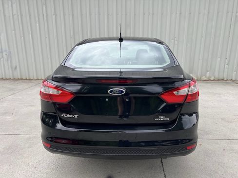 Used 2013 Ford Focus SE FWD image 4