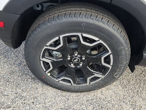 New 2025 Ford Bronco Sport Outer Banks image 5