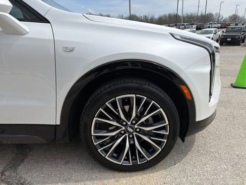 Used 2025 Cadillac XT4 Sport w/ Cold Weather Package image 9