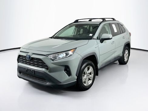 Used 2021 Toyota RAV4 XLE w/ Convenience Package AWD/4WD image 3
