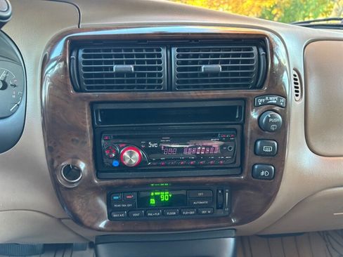 Used 1999 Ford Explorer Limited image 24