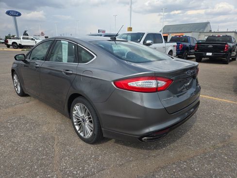 Used 2014 Ford Fusion SE w/ Equipment Group 202A FWD image 3