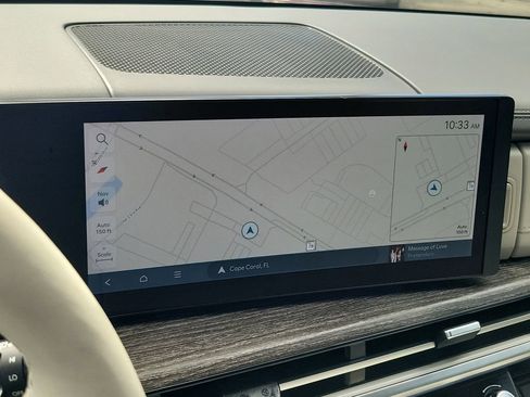 Used 2025 Hyundai Santa Fe Limited w/ Tow & Go Package image 29