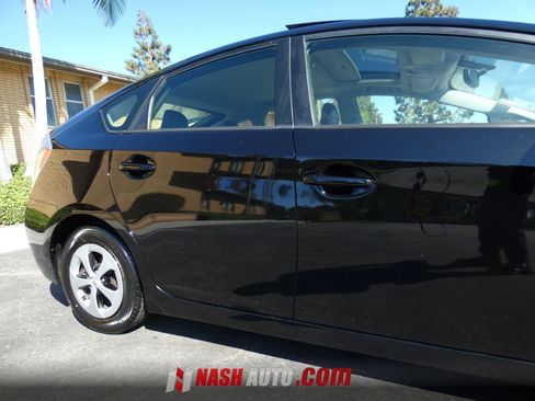 Used 2014 Toyota Prius Four w/ Solar Roof Package FWD image 7