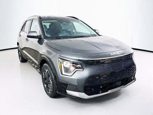 New 2025 Kia Niro Wind w/ Wind Preserve Package image 3