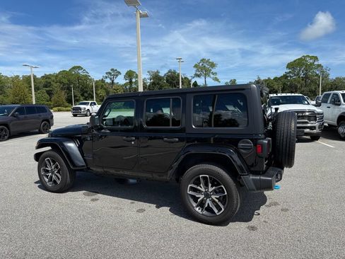 Used 2024 Jeep Wrangler Unlimited AWD/4WD image 5