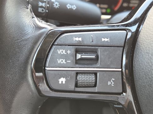 Used 2025 Honda CR-V EX-L image 33