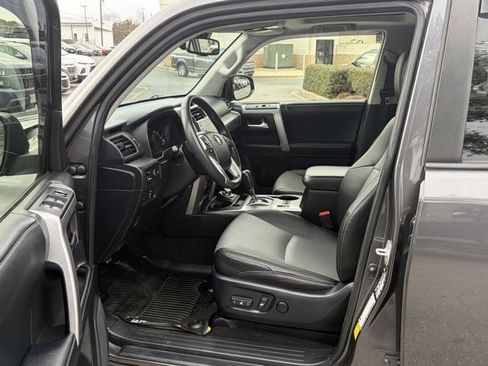 Used 2020 Toyota 4Runner SR5 Premium image 14