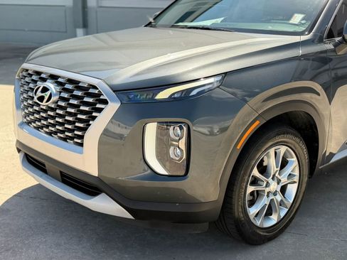 Used 2022 Hyundai Palisade SE FWD image 2