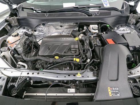 Used 2025 Chevrolet Trax ACTIV w/ Sunroof Package FWD image 14