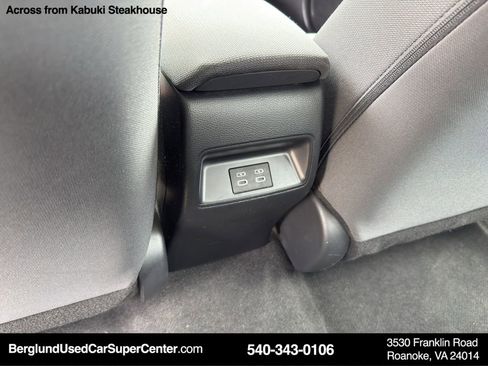 Used 2023 Toyota Corolla LE image 31