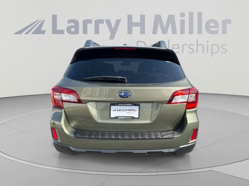 Used 2015 Subaru Outback 2.5i Limited AWD/4WD image 4