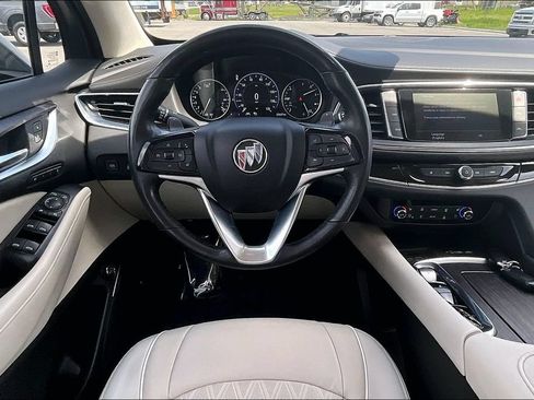 Used 2022 Buick Enclave Avenir w/ Avenir Technology Package AWD/4WD image 5