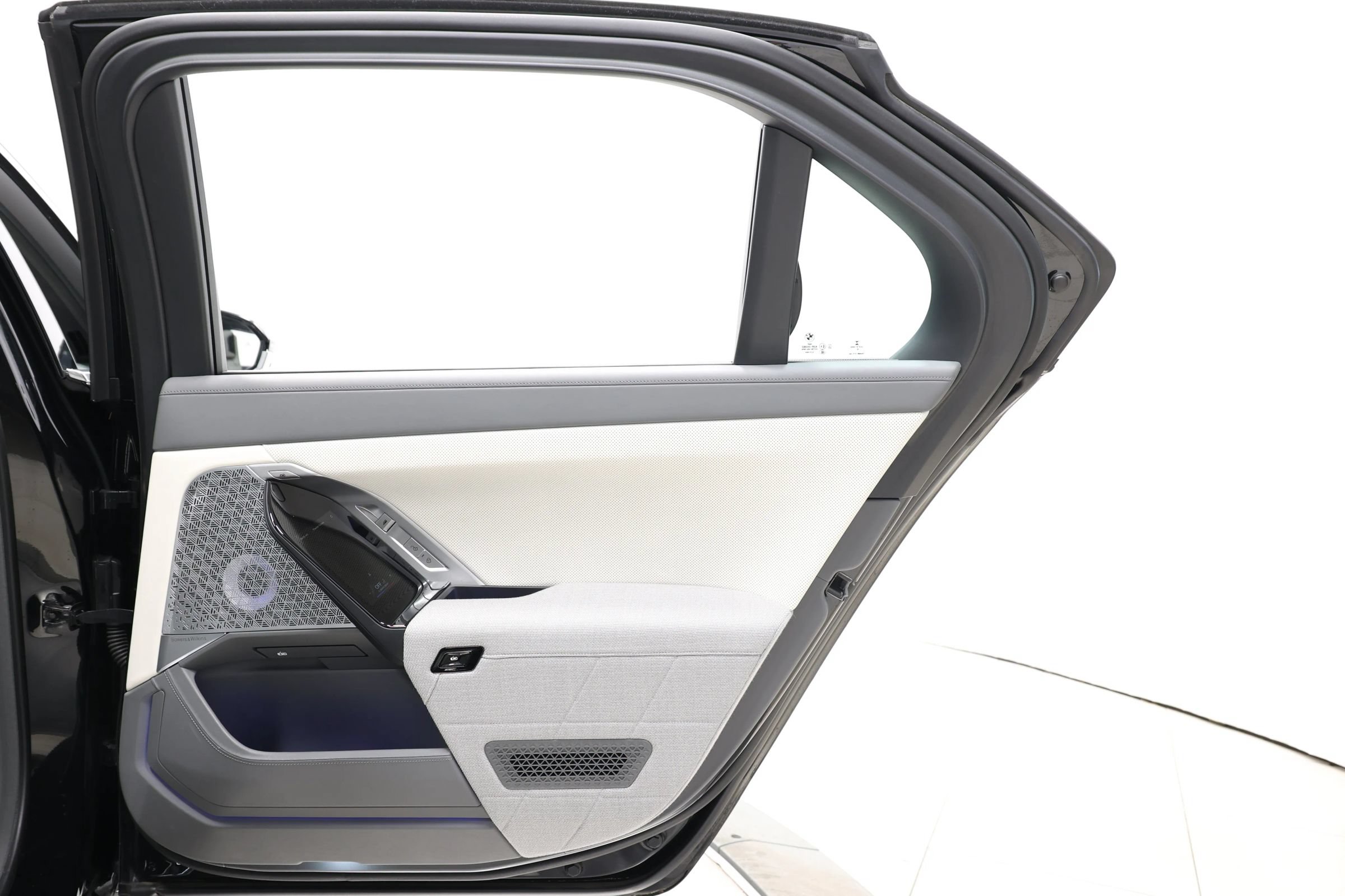 Used 2023 BMW i7 xDrive60 AWD/4WD image 73
