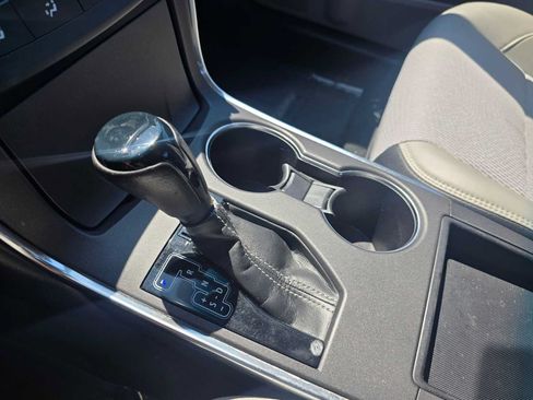 Used 2016 Toyota Camry SE FWD image 29
