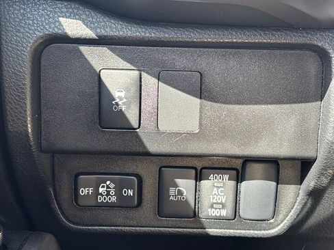 Used 2022 Toyota Tacoma TRD Off-Road AWD/4WD image 25