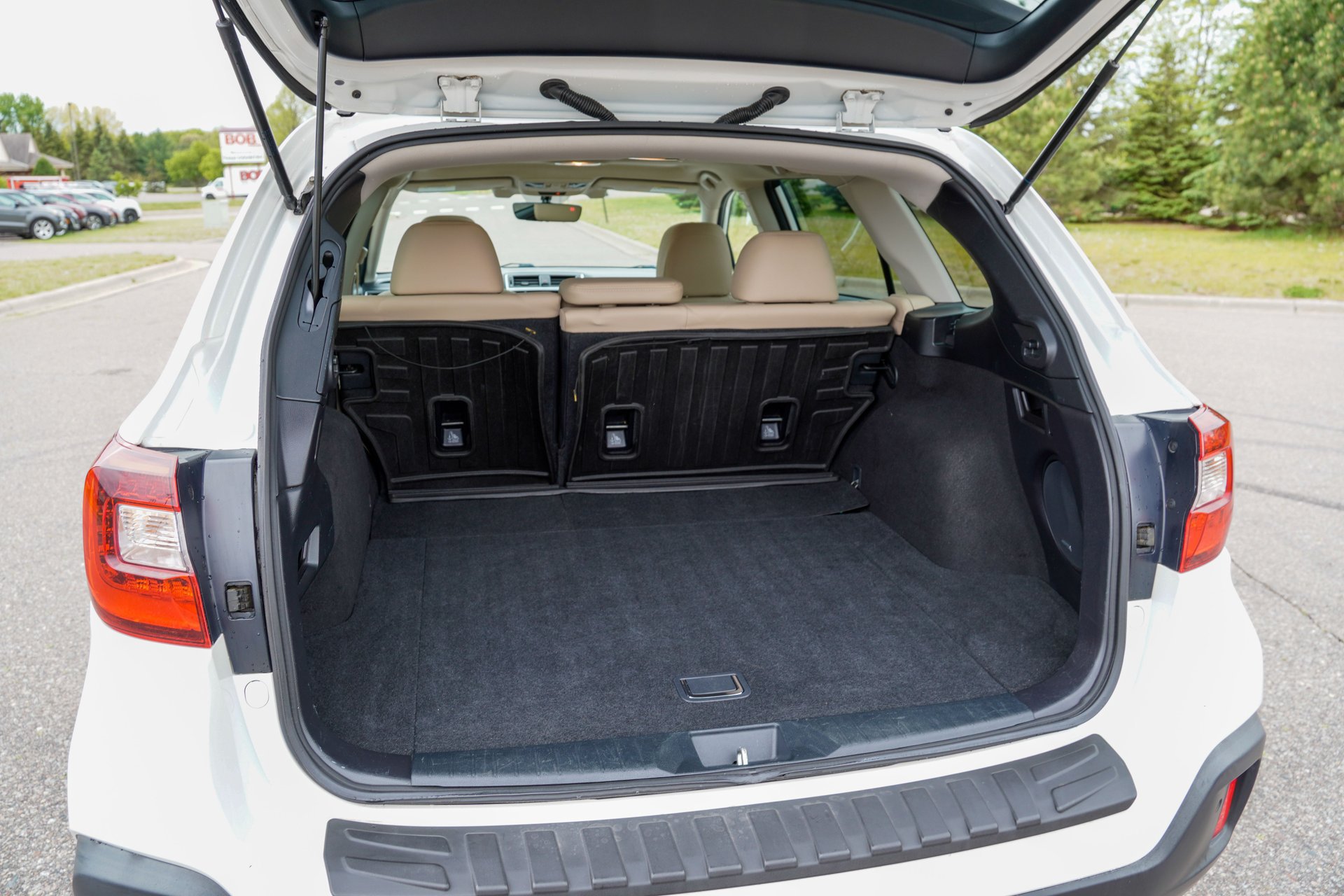 Used 2018 Subaru Outback 3.6R Limited AWD/4WD image 17