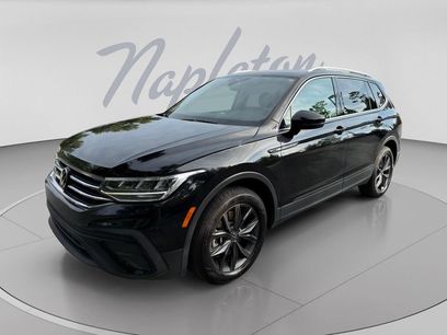 Used 2023 Volkswagen Tiguan SE w/ Panoramic Sunroof Package