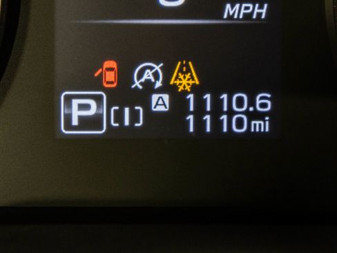 Used 2025 Subaru Crosstrek 2.0i Premium image 33