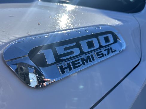 Used 2019 RAM 1500 Big Horn AWD/4WD image 32