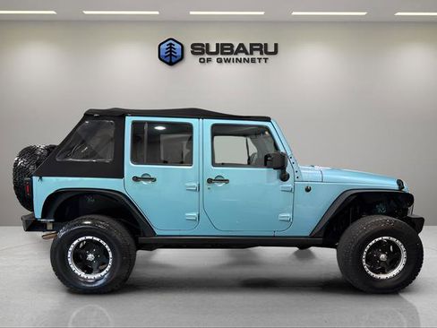 Used 2017 Jeep Wrangler Unlimited Sport w/ Connectivity Group AWD/4WD image 6