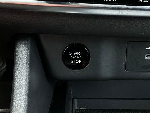 Used 2025 Nissan Rogue SV image 26