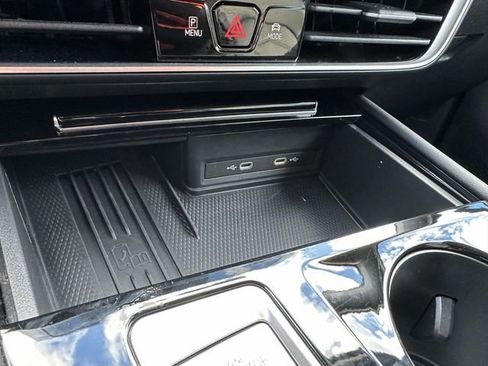 Used 2025 Volkswagen Atlas SE image 18