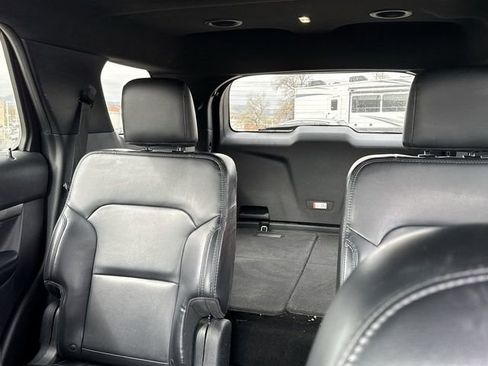 Used 2019 Ford Explorer XLT w/ Equipment Group 202A image 26