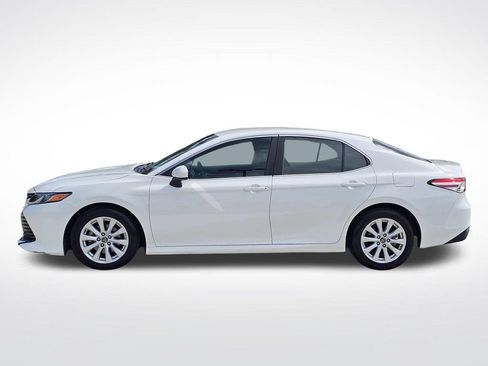 Used 2018 Toyota Camry LE FWD image 30