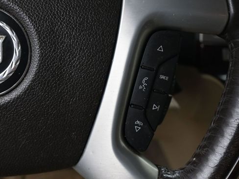 Used 2013 Cadillac Escalade Luxury image 30