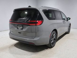 Used 2023 Chrysler Pacifica Touring-L w/ Uconnect Theater Family Group video 2
