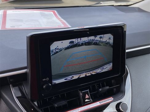 Certified 2025 Toyota Corolla LE image 28