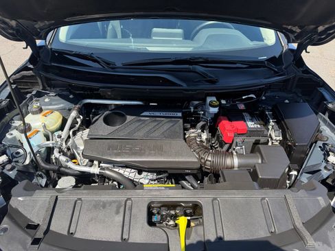 Used 2025 Nissan Rogue SV FWD image 34