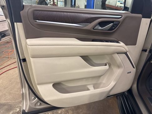 Used 2021 GMC Yukon XL Denali w/ LPO, Illumination Package image 11