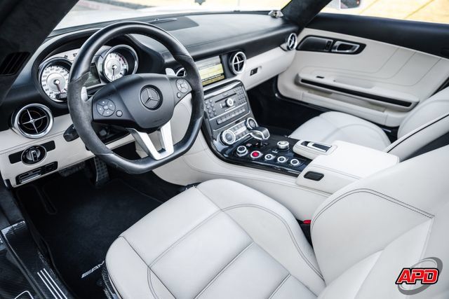Used 2012 Mercedes-Benz SLS AMG Roadster image 2