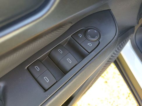 New 2026 Chevrolet Equinox EV LT image 19