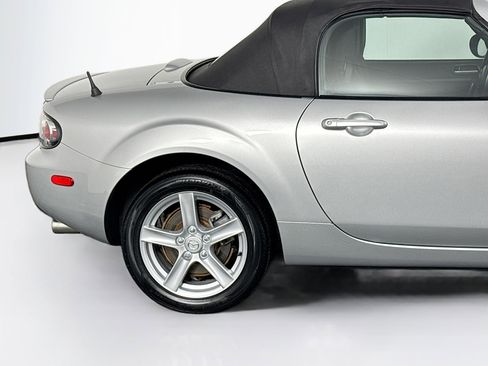 Used 2006 MAZDA MX-5 Miata image 38