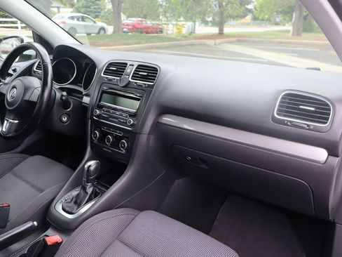 Used 2013 Volkswagen Golf 4-Door FWD image 17